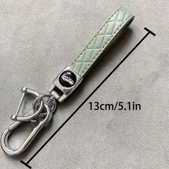 Luxury Green Quilted Keychain New - Picture 2 of 3